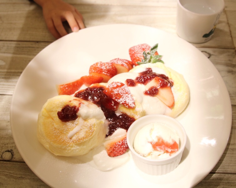 小山市のおすすめパンケーキ店 フィラッフィーパンケーキ カフェ栃木県初出店のふわふわパンケーキ 小山市 おやナビ おやま